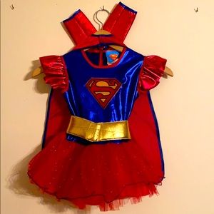 3T-4T Superman girl costume like new!! Gorgeous!🤩